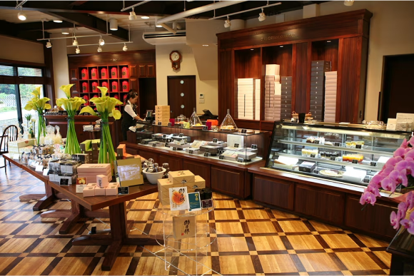 <p>チーズガーデン<br/>THE OVEN(オーブン)</p>