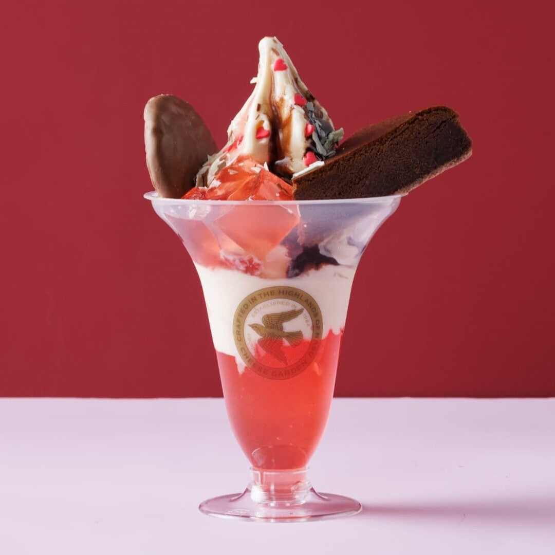 【季節限定】「季節の御用邸パフェ」のバレンタインシーズンバージョン『バレンタインパフェ ストロベリー＆ショコラ』発売決定♪