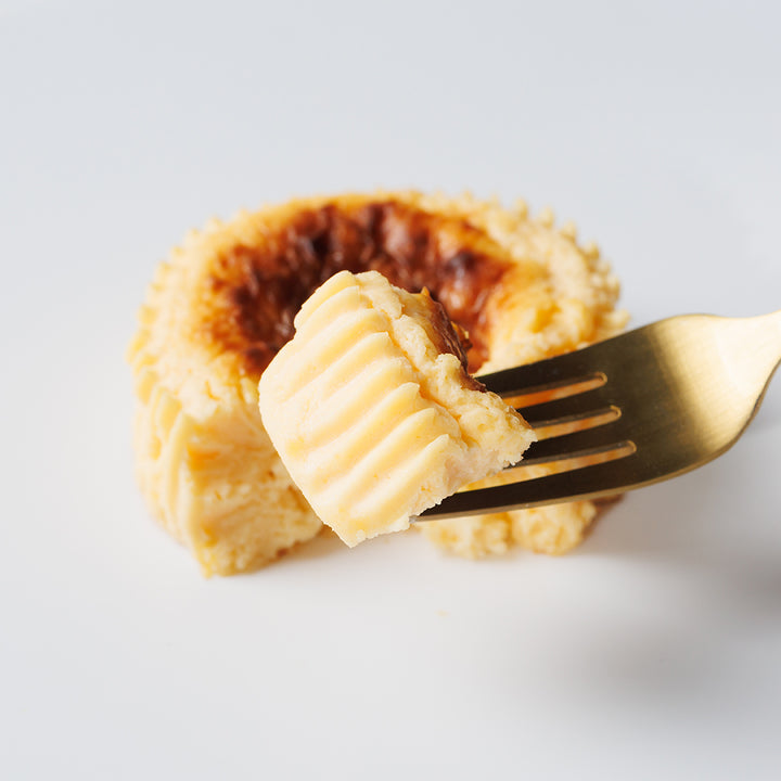 バスクチーズケーキ ミニ（4個入）