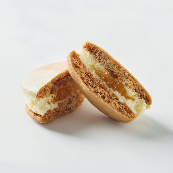 【季節限定】チーズクリームクッキーサンド（プレーン＆パッションパイン）