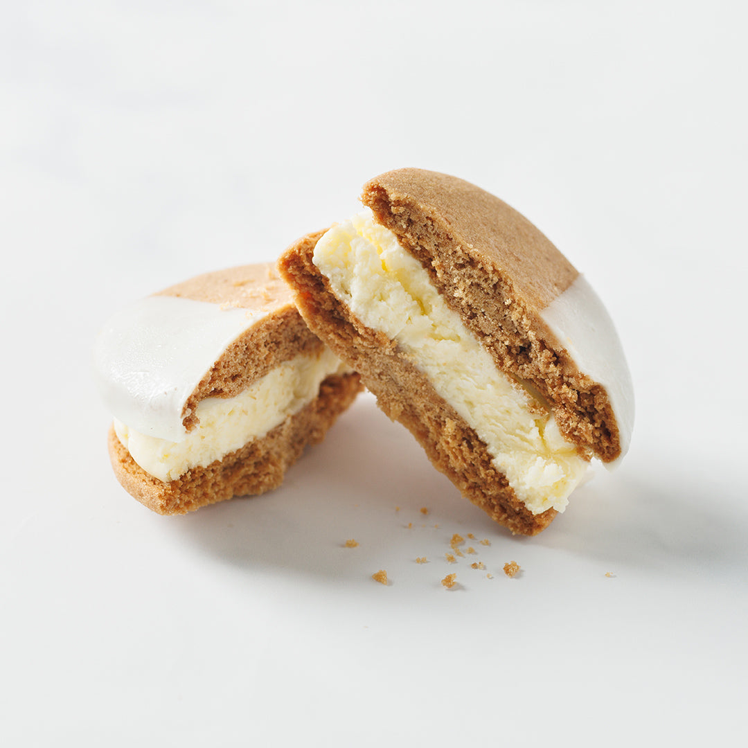 【季節限定】チーズクリームクッキーサンド（プレーン＆パッションパイン）